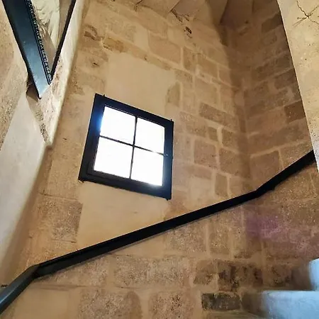 Le - *